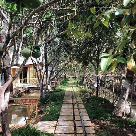 Hide Away Bungalows In Ben Tre City Bagian luar foto