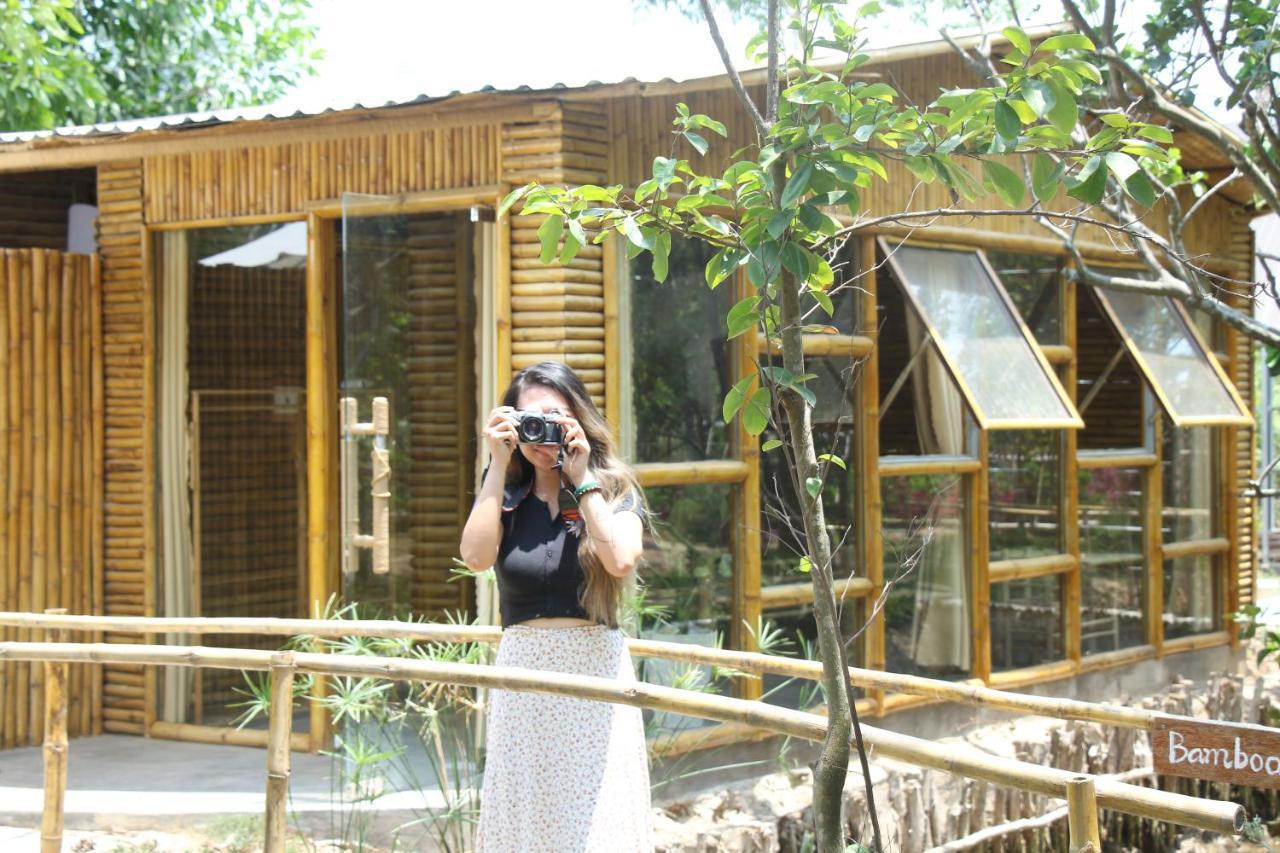 Hide Away Bungalows In Ben Tre City Bagian luar foto