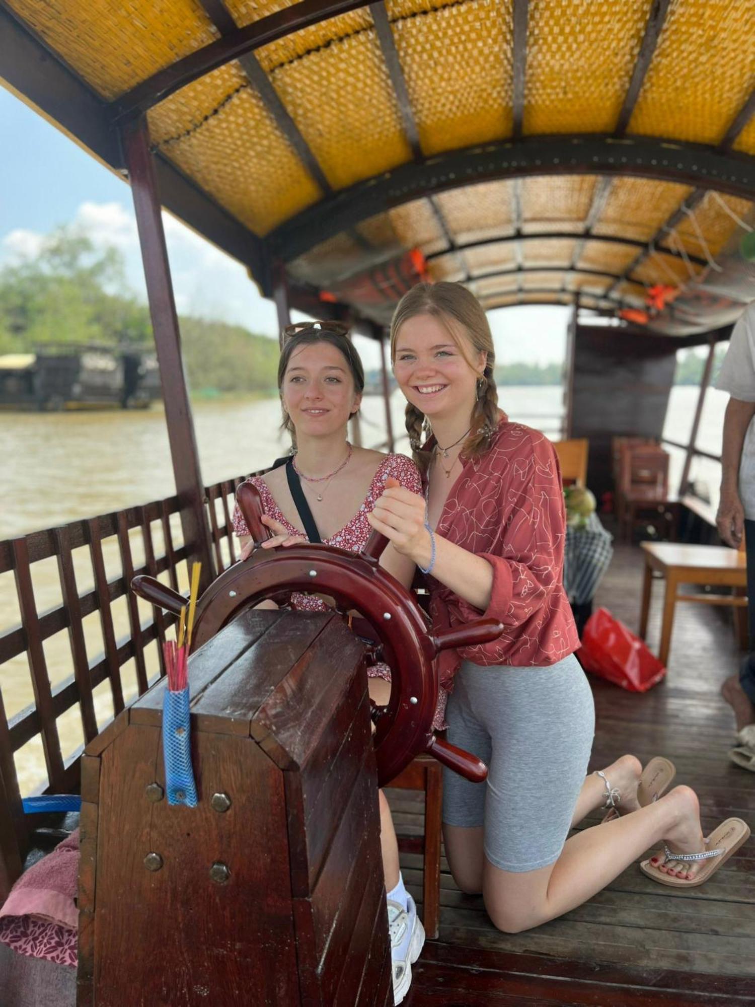 Hide Away Bungalows In Ben Tre City Bagian luar foto
