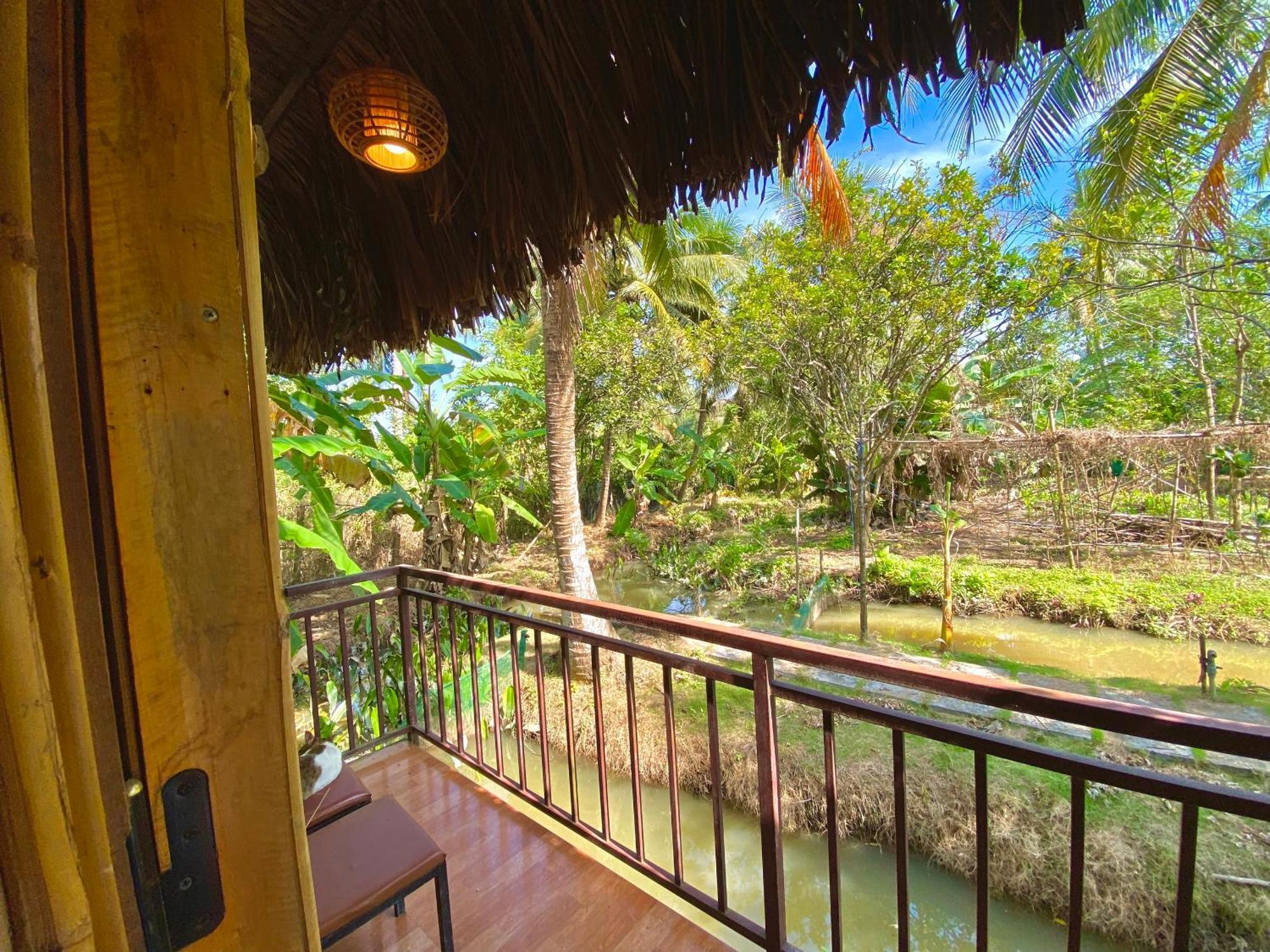 Hide Away Bungalows In Ben Tre City Bagian luar foto