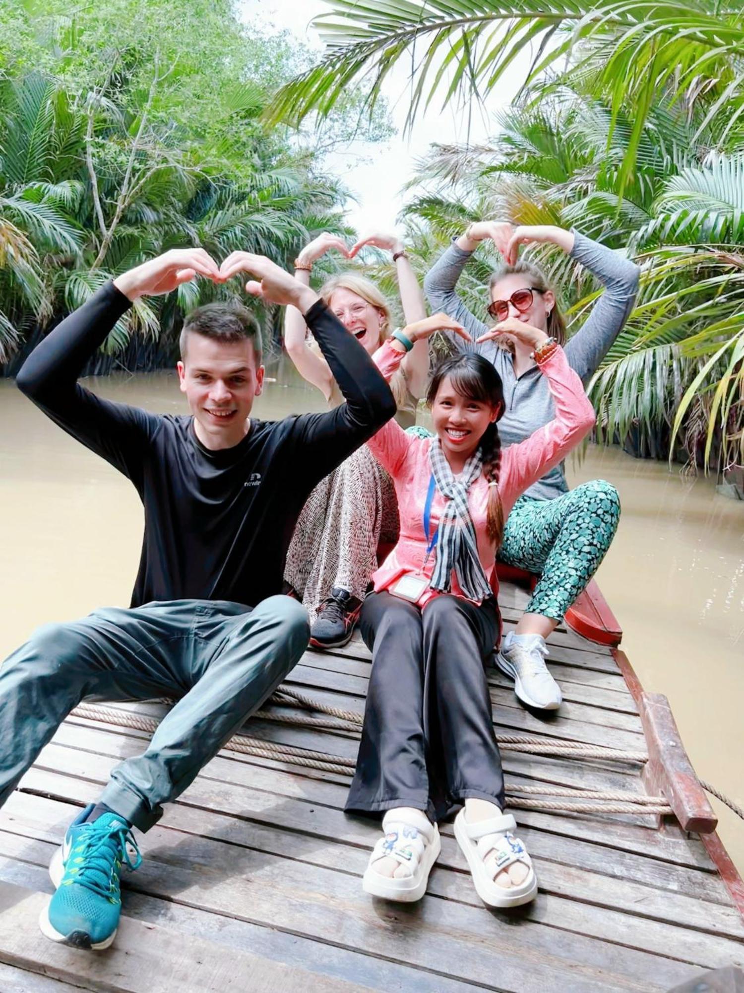 Hide Away Bungalows In Ben Tre City Bagian luar foto