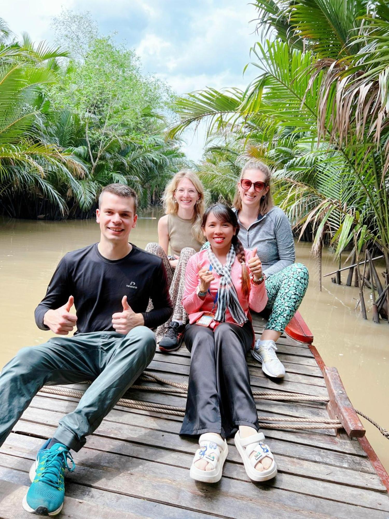 Hide Away Bungalows In Ben Tre City Bagian luar foto